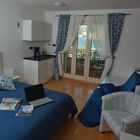 City Bay Studios Apartman *