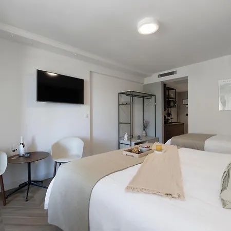 City Bay Studios Apartman *