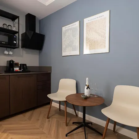 City Bay Studios Apartman *